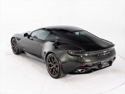 2024 Aston Martin DB12