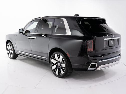 Black Diamond 2026 Rolls-Royce Cullinan