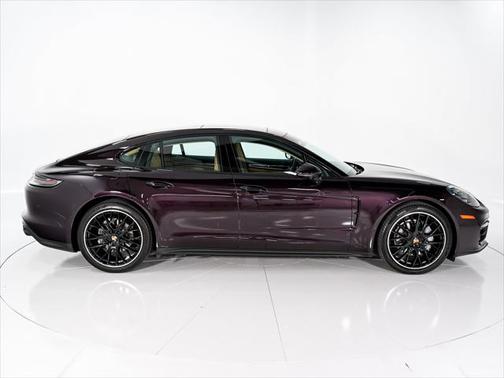 2023 Porsche Panamera Platinum Edition