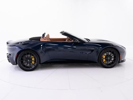2026 Aston Martin Vantage Roadster