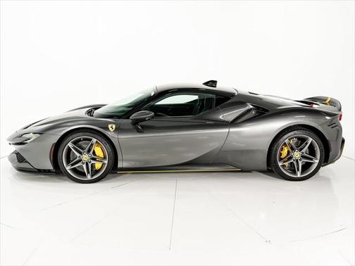 2023 Ferrari SF90 Stradale Base