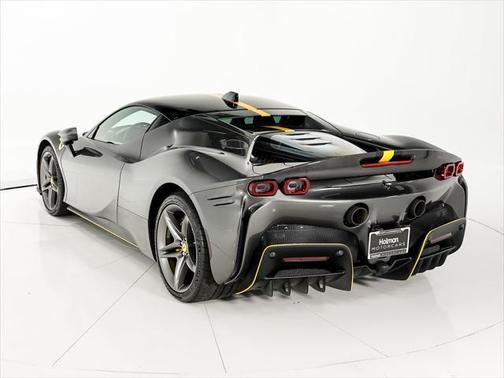 2023 Ferrari SF90 Stradale Base