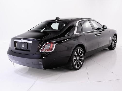 2024 Rolls-Royce Ghost 