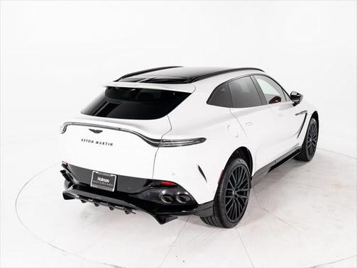 2025 Aston Martin DBX 707