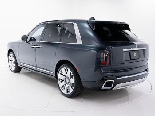 Darkest Tungsten 2026 Rolls-Royce Cullinan