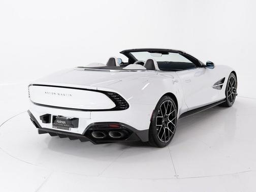 2026 Aston Martin Vanquish Volante