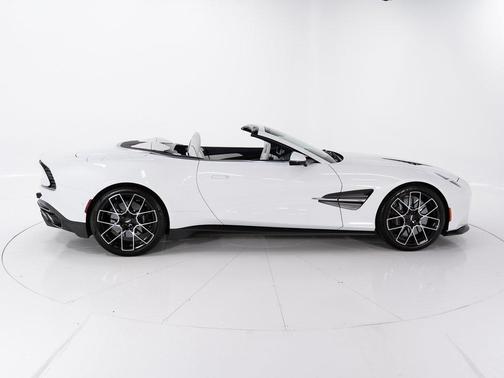 2026 Aston Martin Vanquish Volante