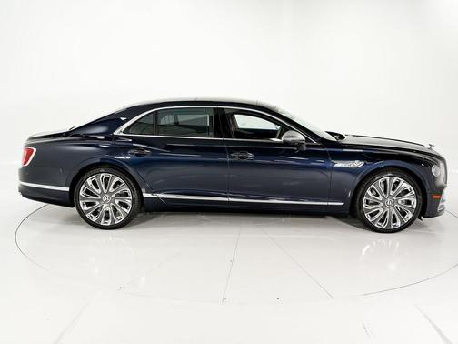 2024 Bentley Flying Spur Mulliner V8