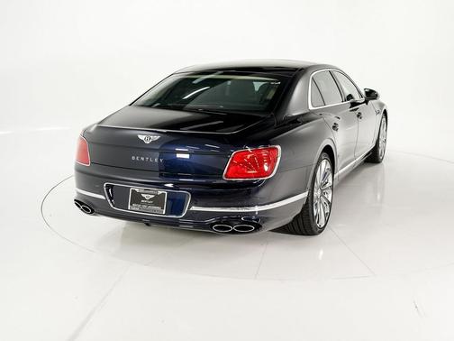2024 Bentley Flying Spur Mulliner V8