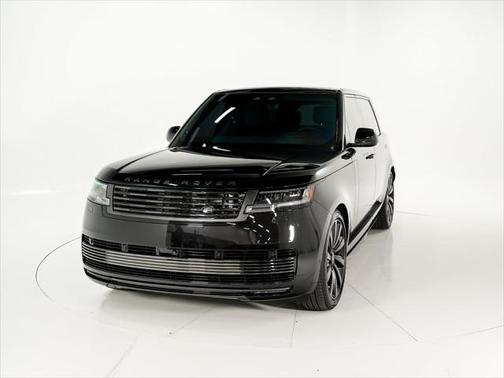 2025 Land Rover Range Rover P615 SV