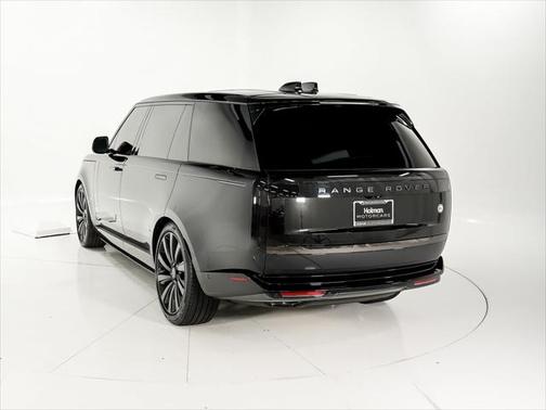 2025 Land Rover Range Rover P615 SV