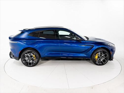 2025 Aston Martin DBX 707