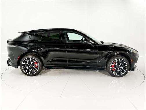 2023 Aston Martin DBX 707