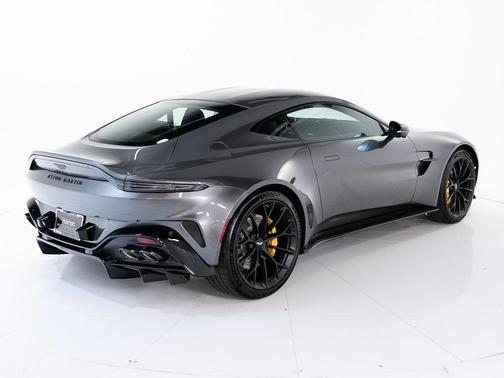 2026 Aston Martin Vantage 