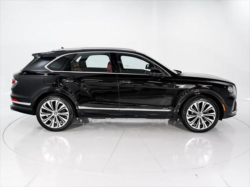 2025 Bentley Bentayga V8