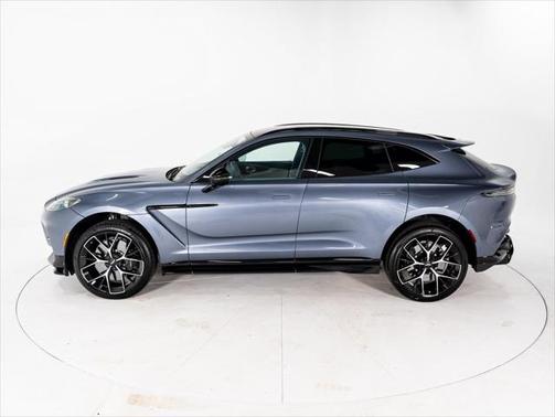 2025 Aston Martin DBX 707