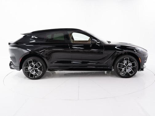 2026 Aston Martin DBX 707