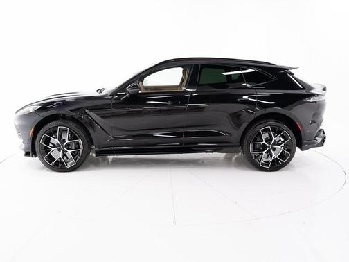 2026 Aston Martin DBX 707