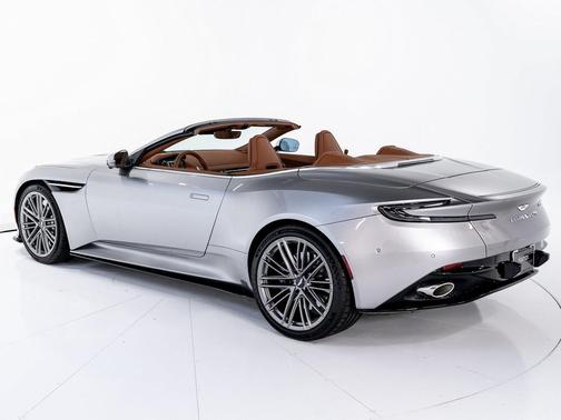 2024 Aston Martin DB12 Volante