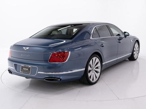 Blue Crystal 2026 Bentley Flying Spur V8