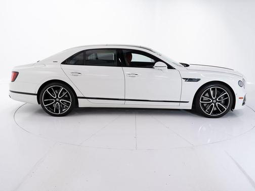 Glacier White 2024 Bentley Flying Spur A