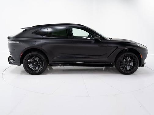 Q Satin Onyx Black 2026 Aston Martin DBX 707