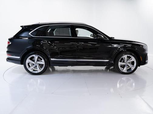 2025 Bentley Bentayga V8