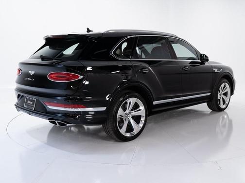 2025 Bentley Bentayga V8