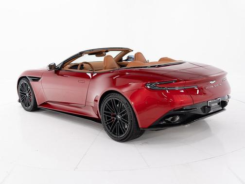 2025 Aston Martin DB12 Volante