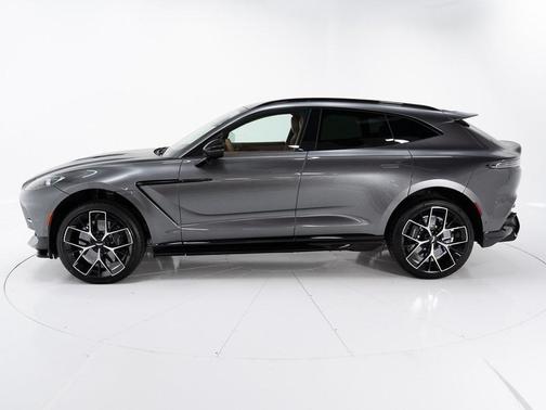 2026 Aston Martin DBX 707