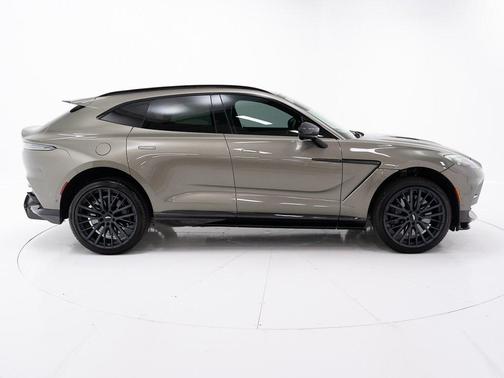 2024 Aston Martin DBX 707