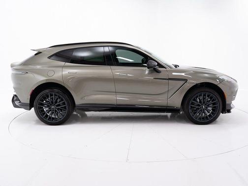 2024 Aston Martin DBX 707