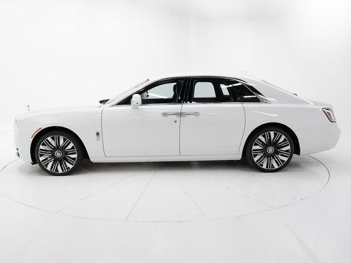 Arctic White 2025 Rolls-Royce Ghost