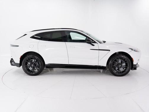 2026 Aston Martin DBX 707