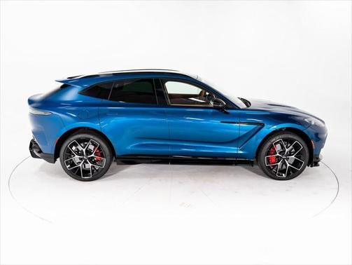 2025 Aston Martin DBX 707
