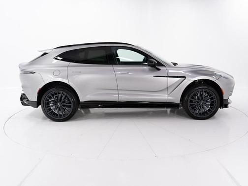 2026 Aston Martin DBX 707