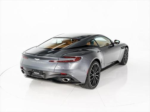 2023 Aston Martin DB11