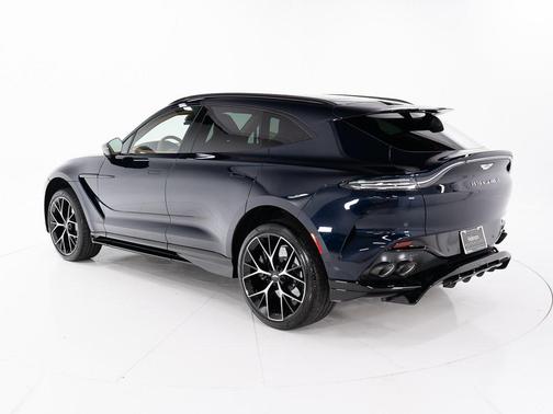 2026 Aston Martin DBX 707
