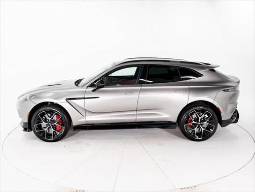 2025 Aston Martin DBX 707