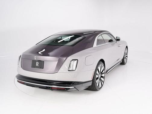 2025 Rolls-Royce Spectre 