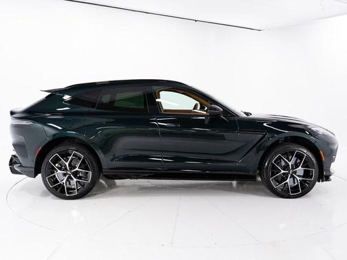 2026 Aston Martin DBX 707