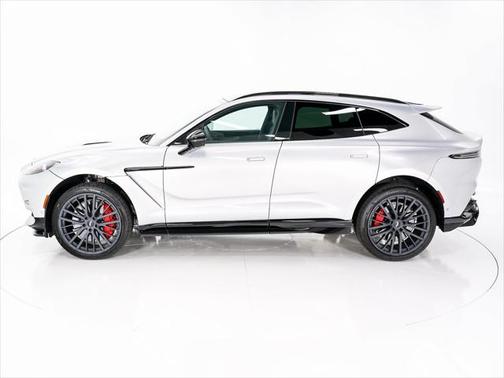 2025 Aston Martin DBX 707