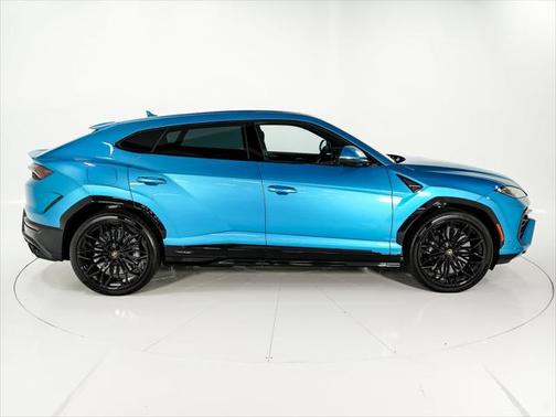 2025 Lamborghini Urus SE
