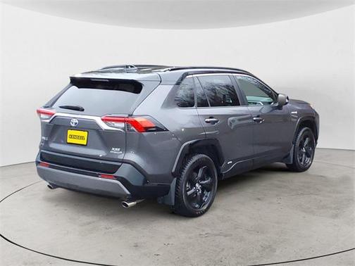 2020 Toyota RAV4 Hybrid SE