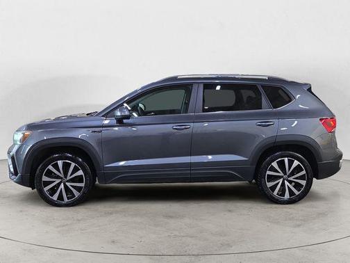 Gray 2022 Volkswagen Taos 1.5T SE