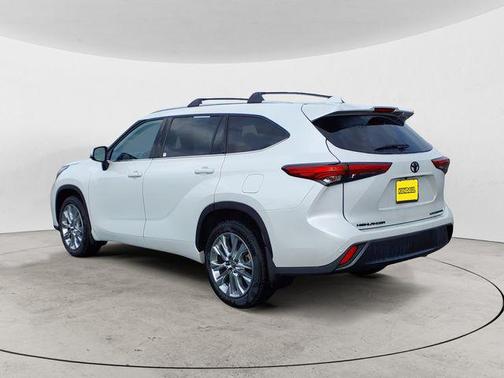 Wind Chill Pearl 2022 Toyota Highlander Limited