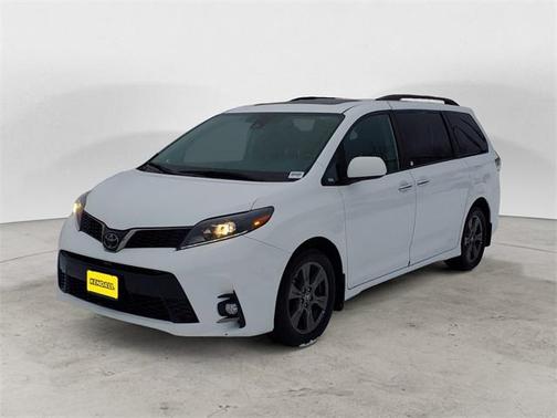 2020 Toyota Sienna SE