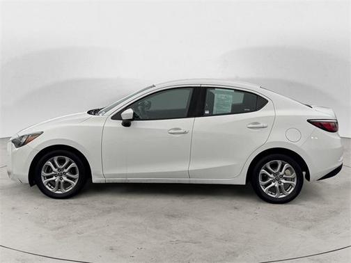 2017 Toyota Yaris iA Base