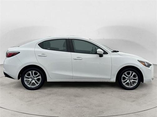 2017 Toyota Yaris iA Base