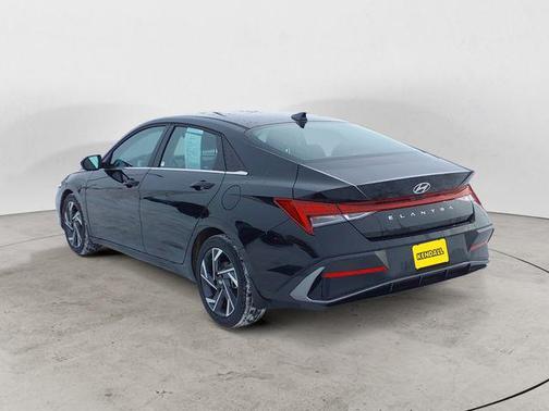 2025 Hyundai ELANTRA SEL